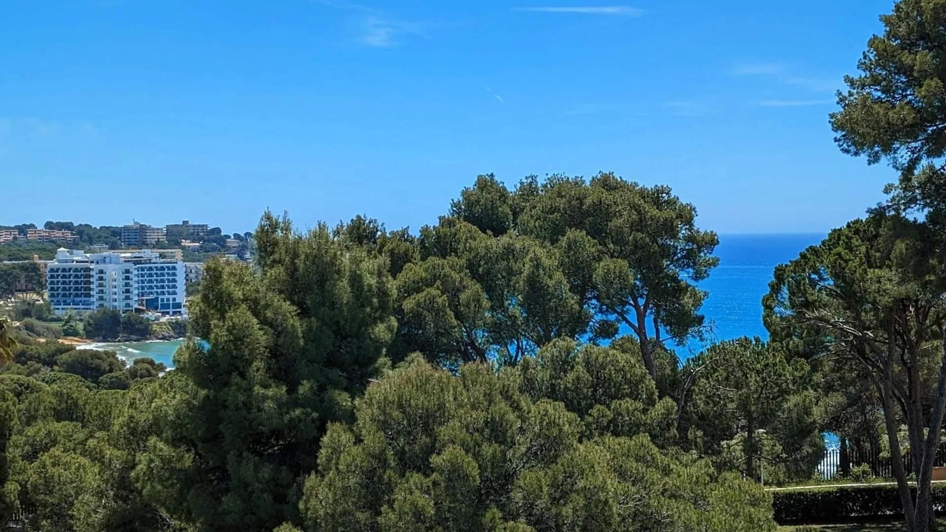 Enjoy The Beach, Port Aventura And Ferrari Land Salou