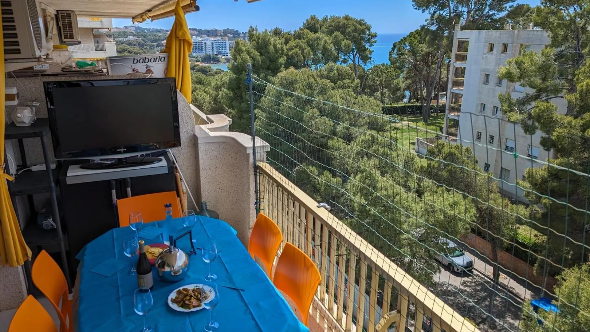 Enjoy The Beach, Port Aventura And Ferrari Land Salou 0*,